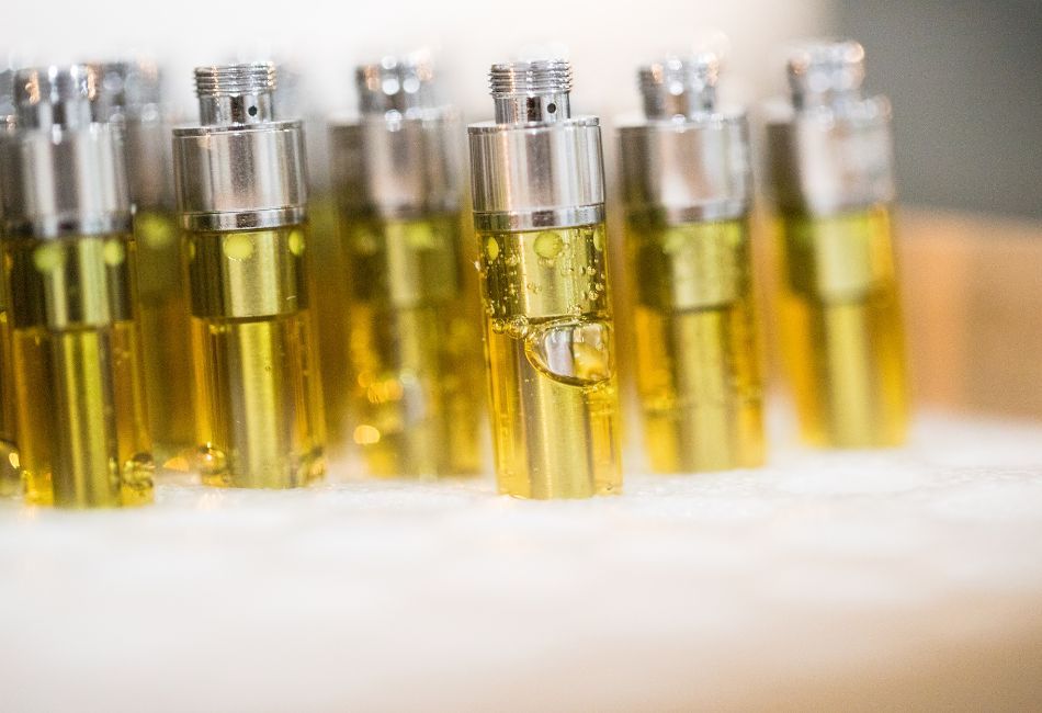 What to Know About HHC Carts: Effects, Safety & Products - Mellow Fellow